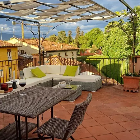Apartment La Terrazza Fra Le Torri Lucca